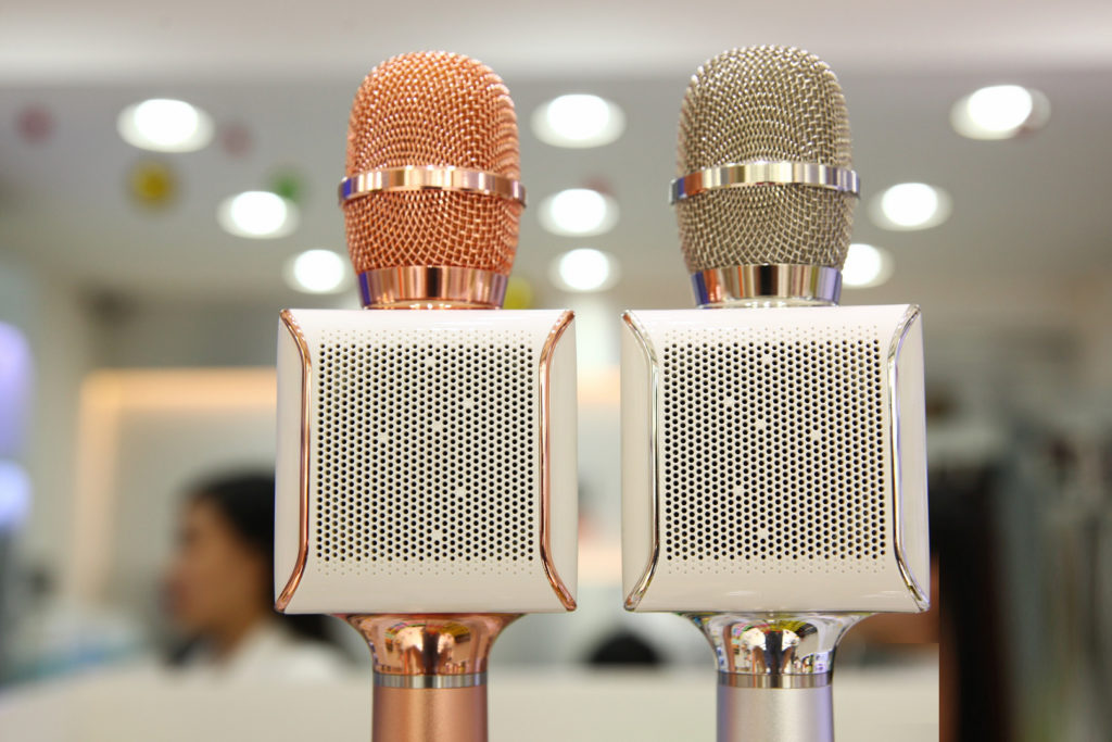Loa kèm micro hát karaoke Tousing Q7s
