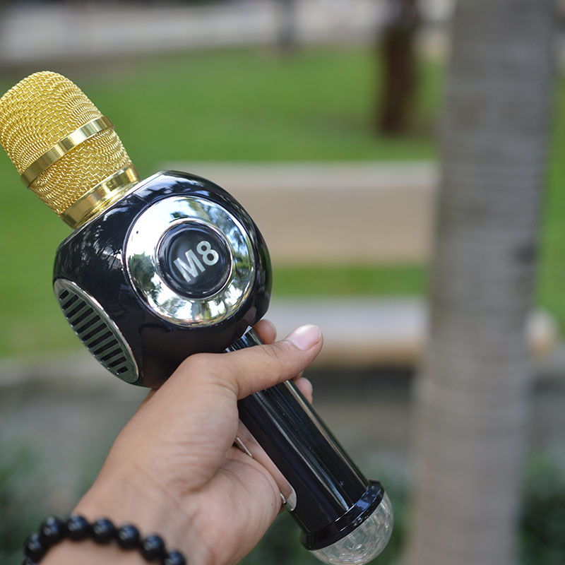 Micro Bluetooth Karaoke M8 - Tích hợp đèn Led Vũ Trường