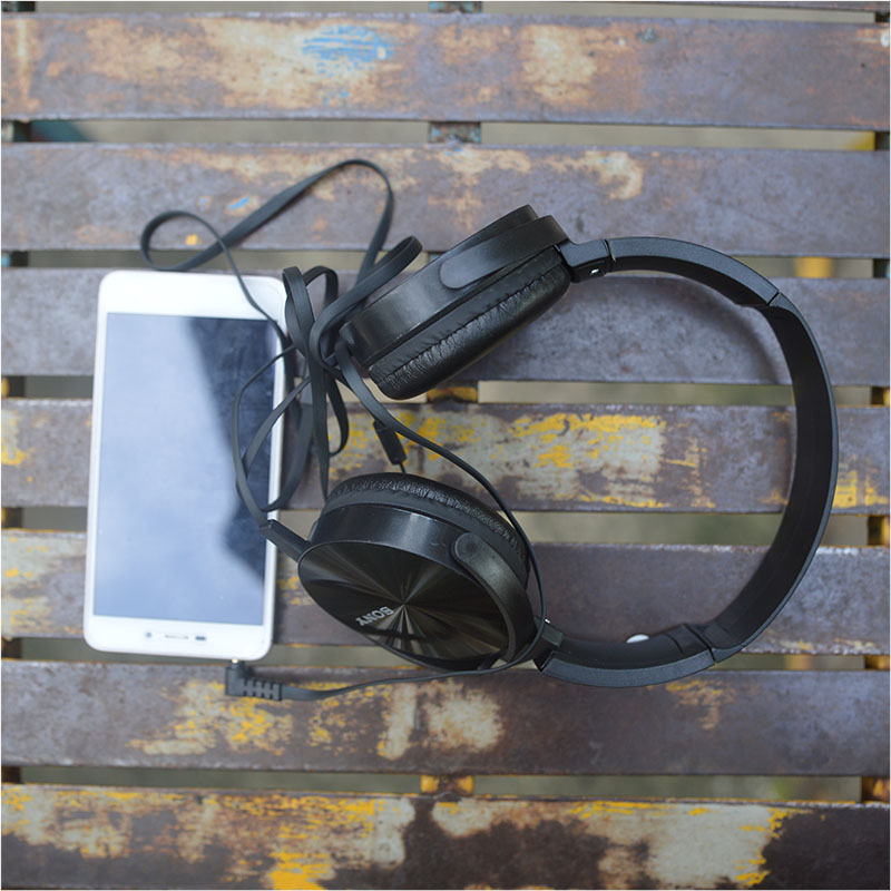 Tai nghe trùm tai có day rắc 3.5 450ap