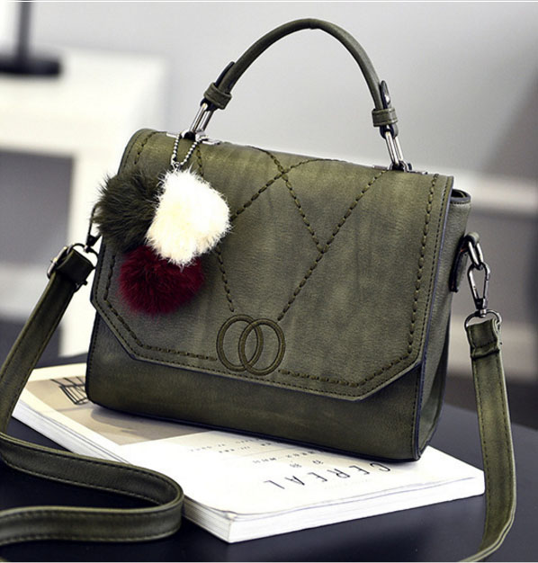 Túi xách công sở kèm thú bông