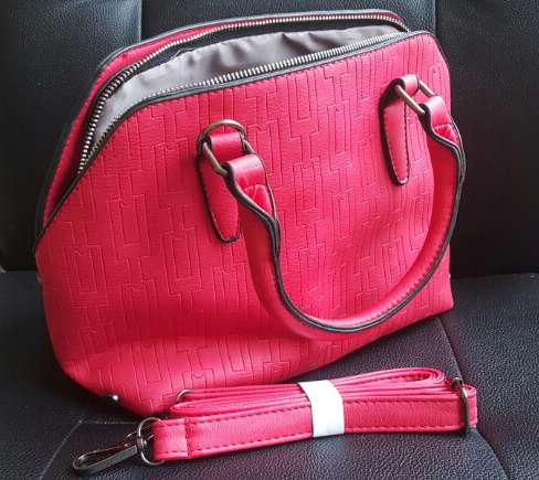 Túi xách thời trang hai hạt gỗ