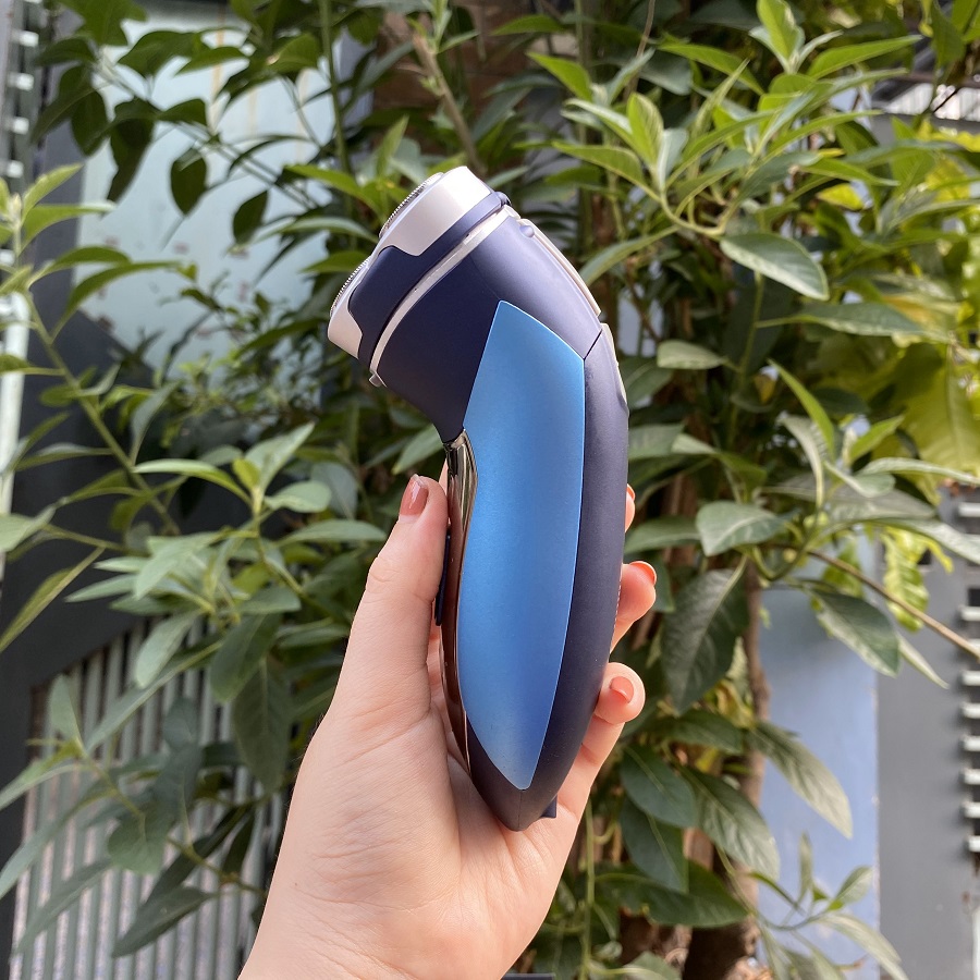 Máy cạo râu 3 lưỡi Kemei KM 7390 - Chống nước