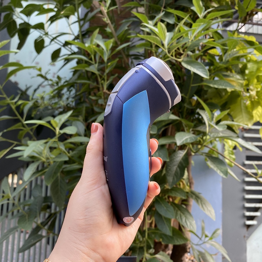 Máy cạo râu 3 lưỡi Kemei KM 7390 - Chống nước
