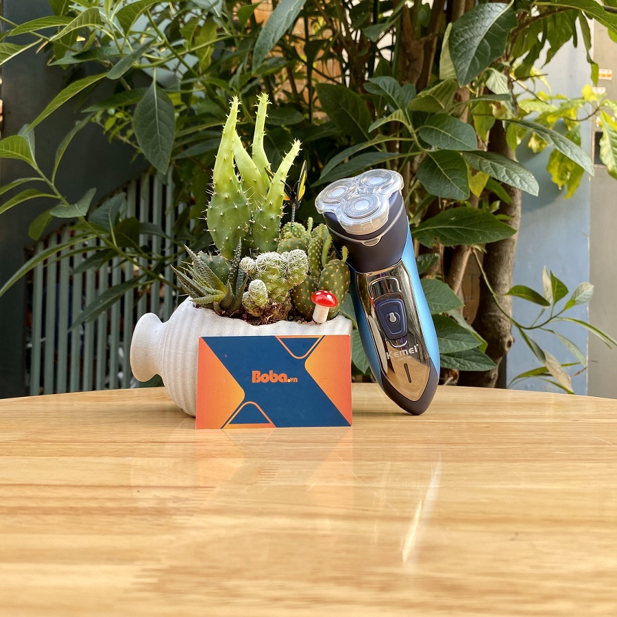 Máy cạo râu 3 lưỡi Kemei KM 7390 - Chống nước