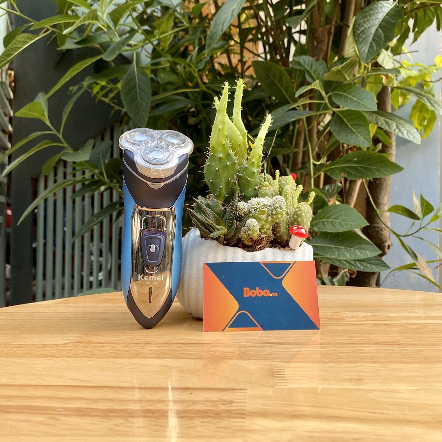 Máy cạo râu 3 lưỡi Kemei KM 7390 - Chống nước