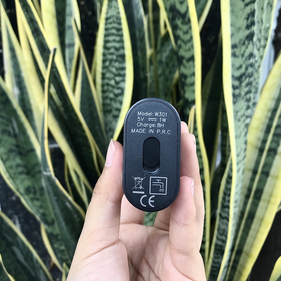 Máy Cạo Râu Nhỏ Gọn Sạc Điện Kemei W301