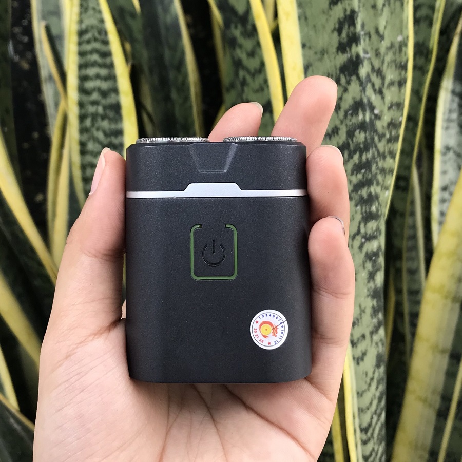 Máy Cạo Râu Nhỏ Gọn Sạc Điện Kemei W301