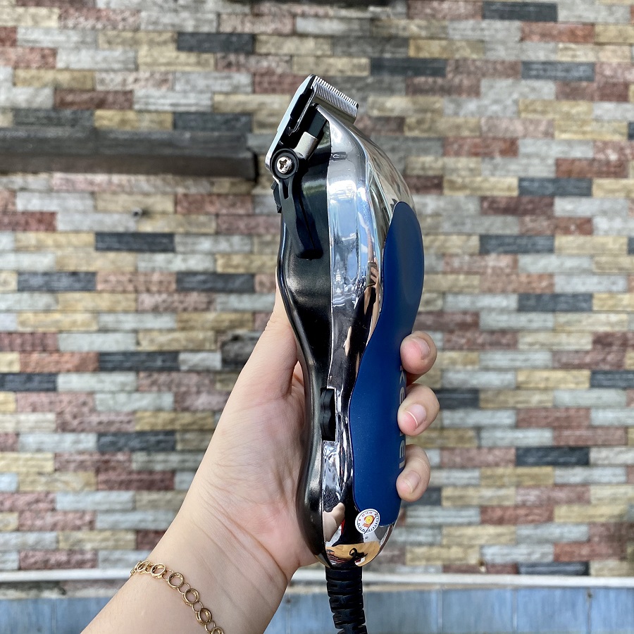 Tông đơ điện cắt tóc có dây khỏe và bền