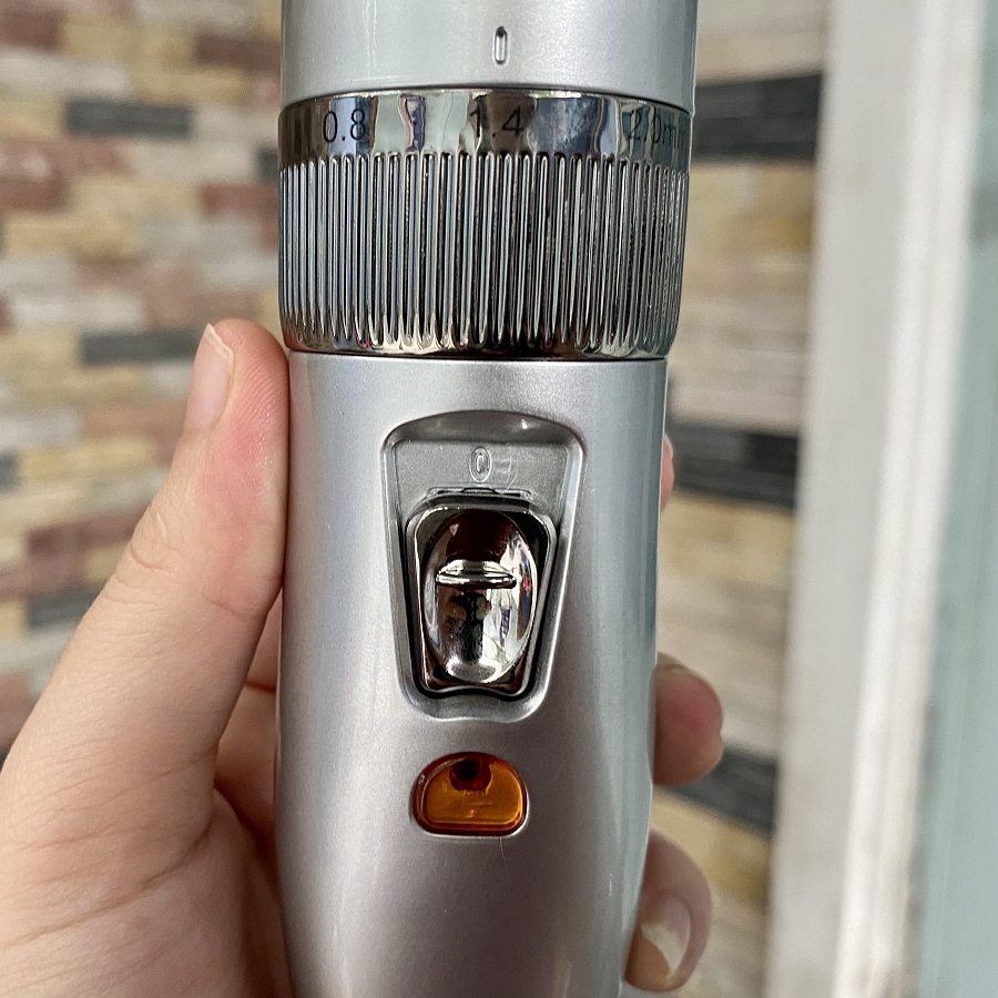 Tông Đơ Cắt Tóc Không Dây Kemei KM-27C