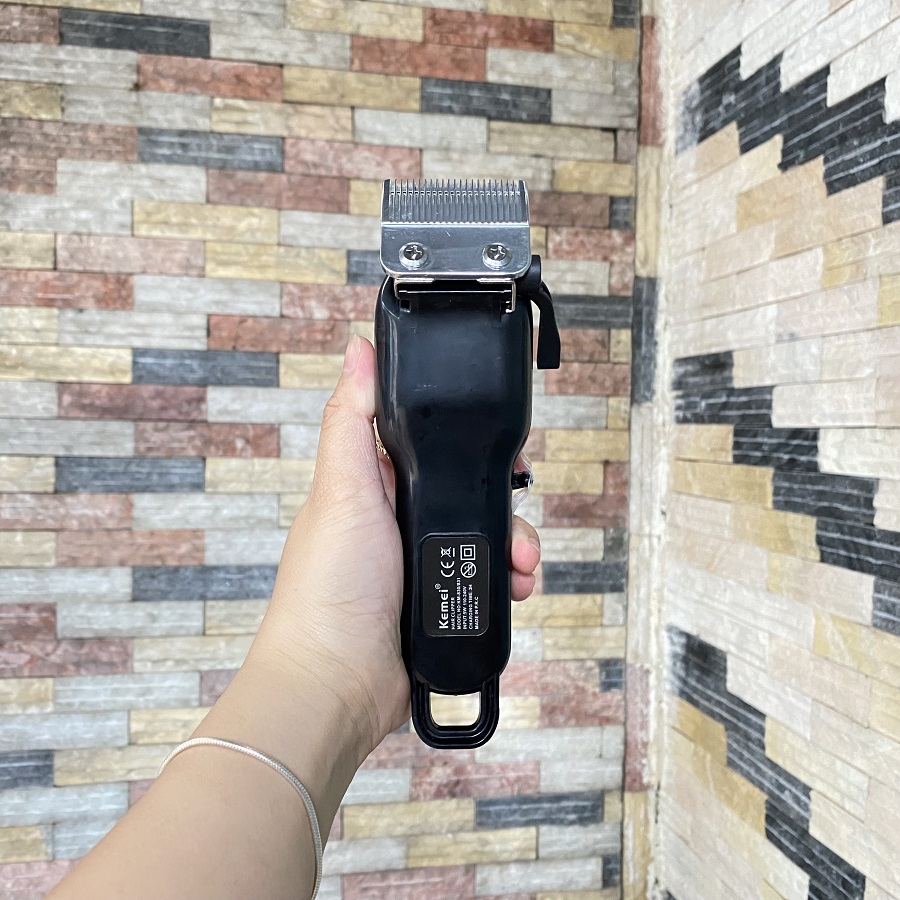 Tăng đơ cắt tóc chuyên nghiệp Kemei hình cờ Mỹ bền và an toàn