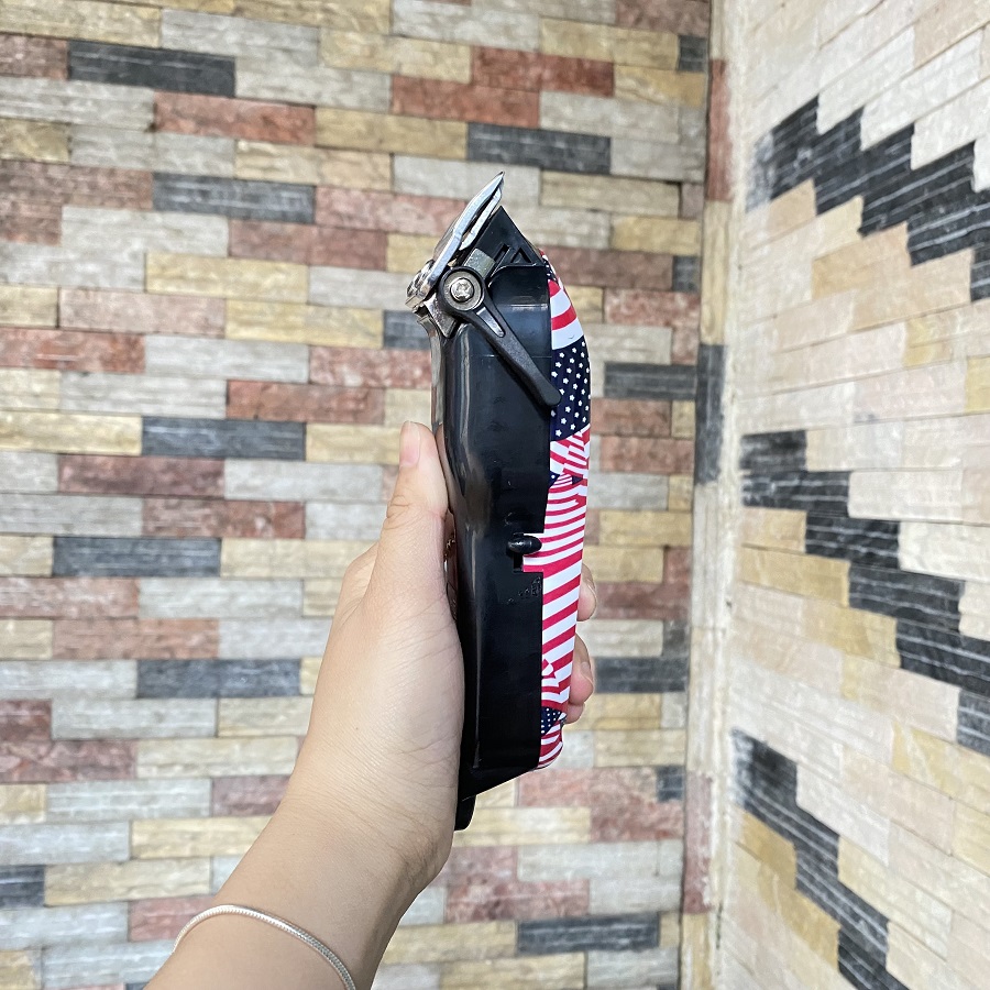 Tăng đơ cắt tóc chuyên nghiệp Kemei hình cờ Mỹ bền và an toàn