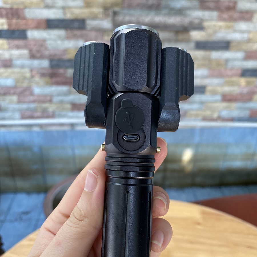 Đèn pin 3 đầu siêu sáng