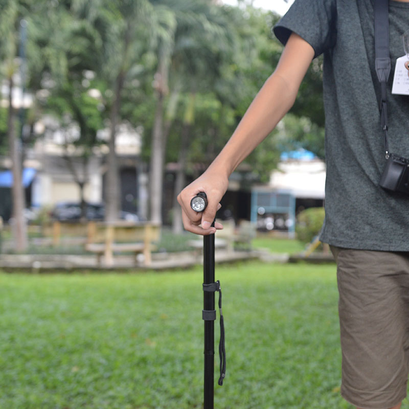 Gậy Gấp Gọn Trusty Cane Chống Trượt Có Đèn Pin