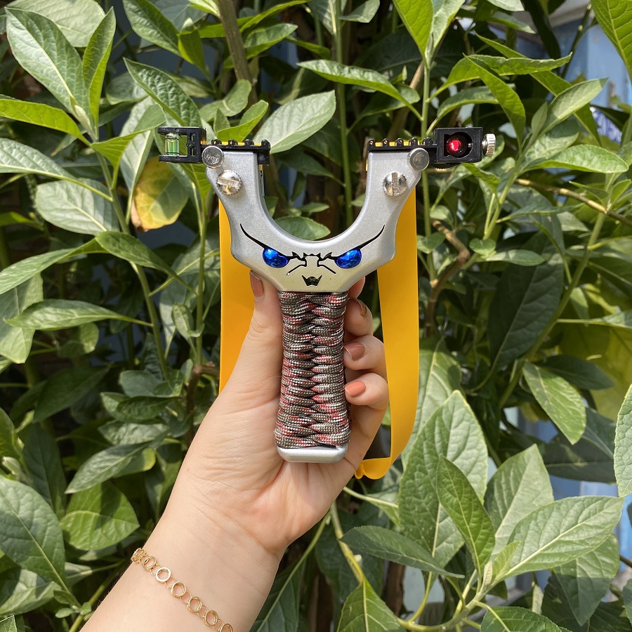 Bắn thun cao su mặt quỷ có ống ngắm laser