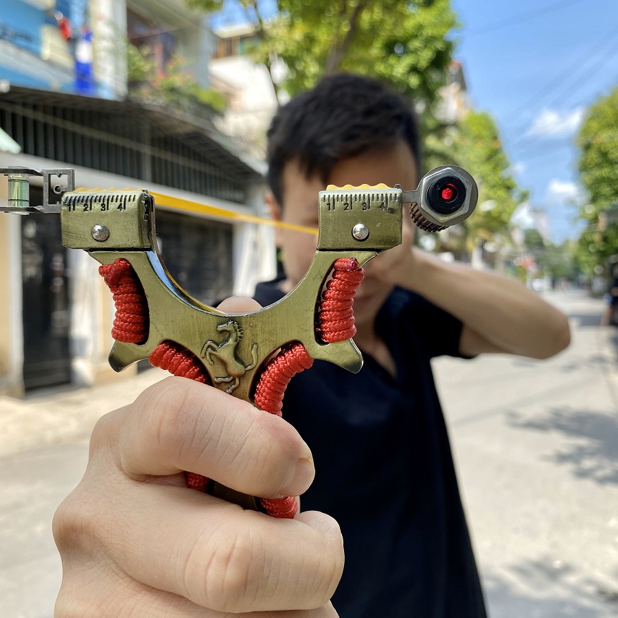 Ná súng cao su Hình Ngựa có laze