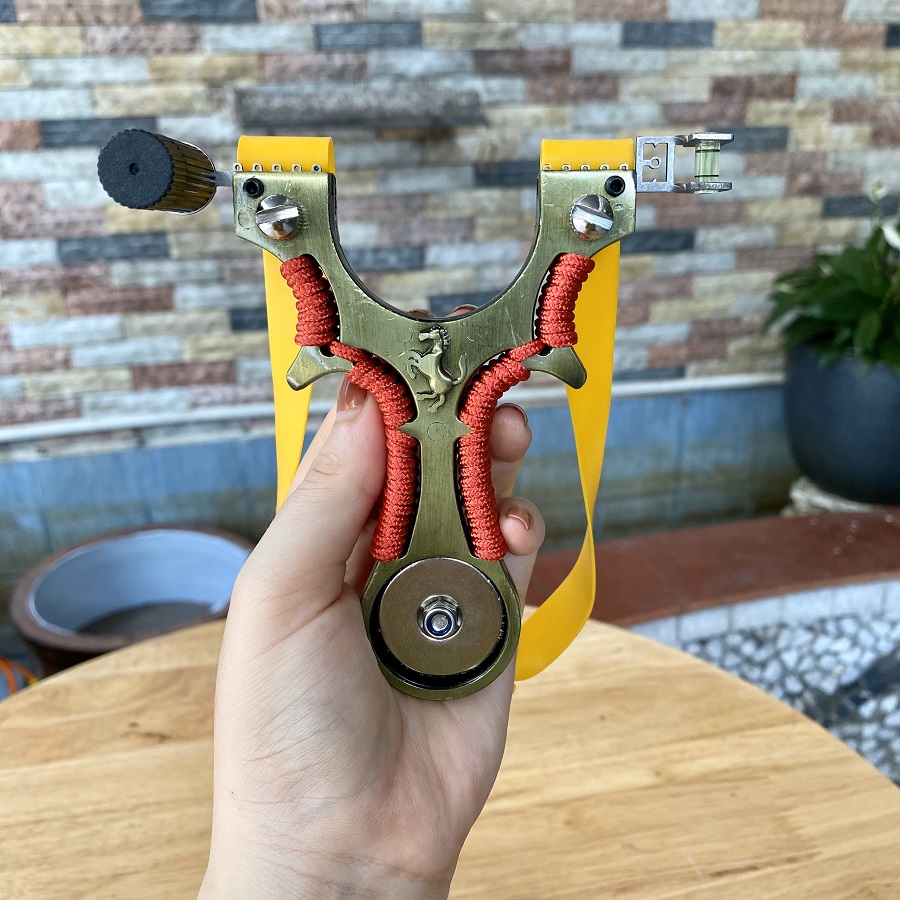 Ná súng cao su Hình Ngựa có laze