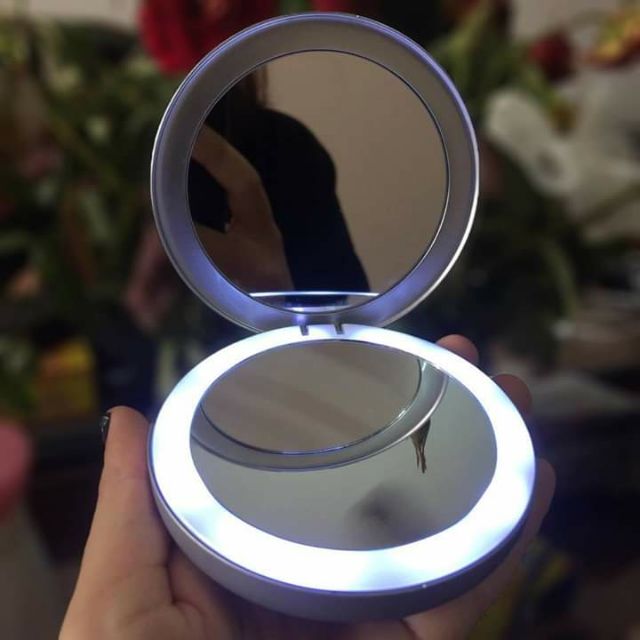 Gương trang điểm cầm tay Beurer BS39 Zoom 3 lần - Pin 3000Mah