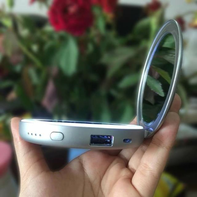 Gương trang điểm cầm tay Beurer BS39 Zoom 3 lần - Pin 3000Mah