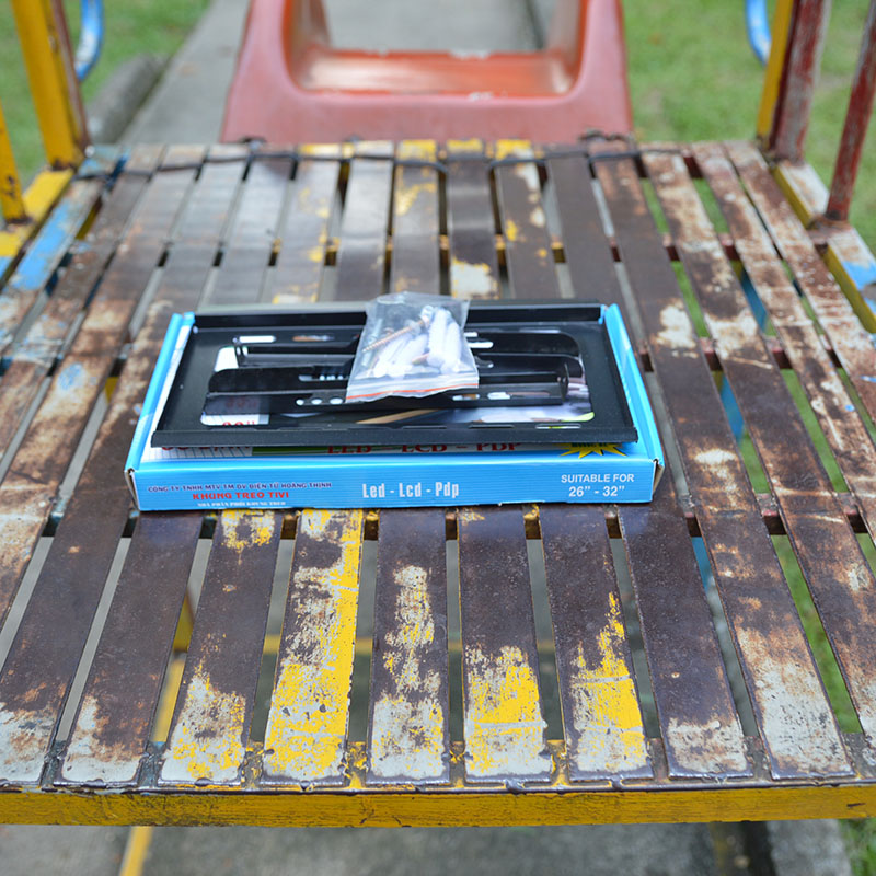 Kệ tivi treo sát tường thẳng M1532 (14 - 32 inch)