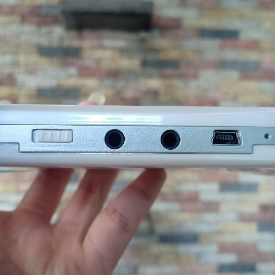 Máy chơi game cầm tay 4 nút P3000 phiên bản mới 2021 có 10000 trò