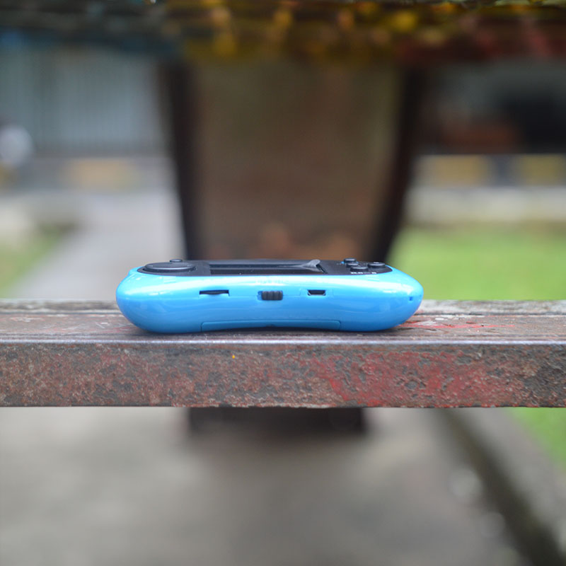 Máy chơi game cầm tay RS8A