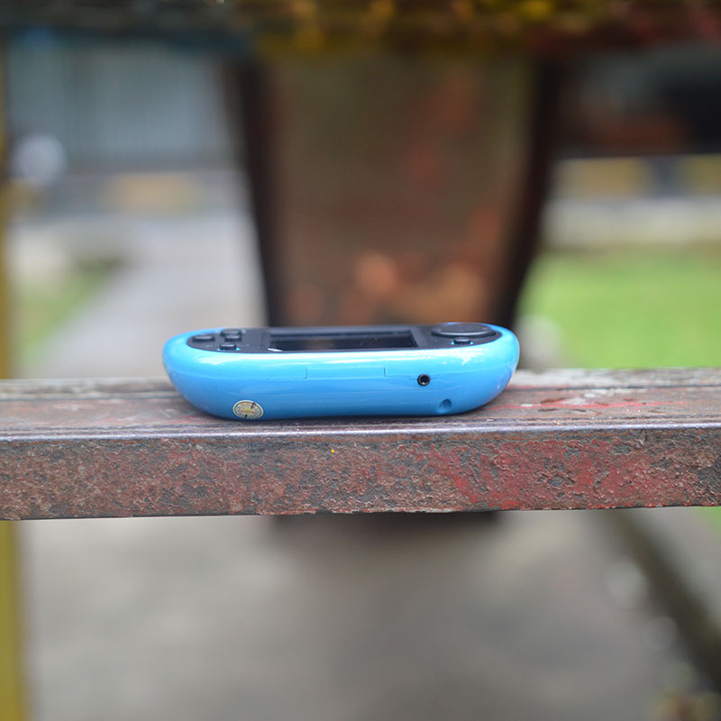 Máy chơi game cầm tay RS8A