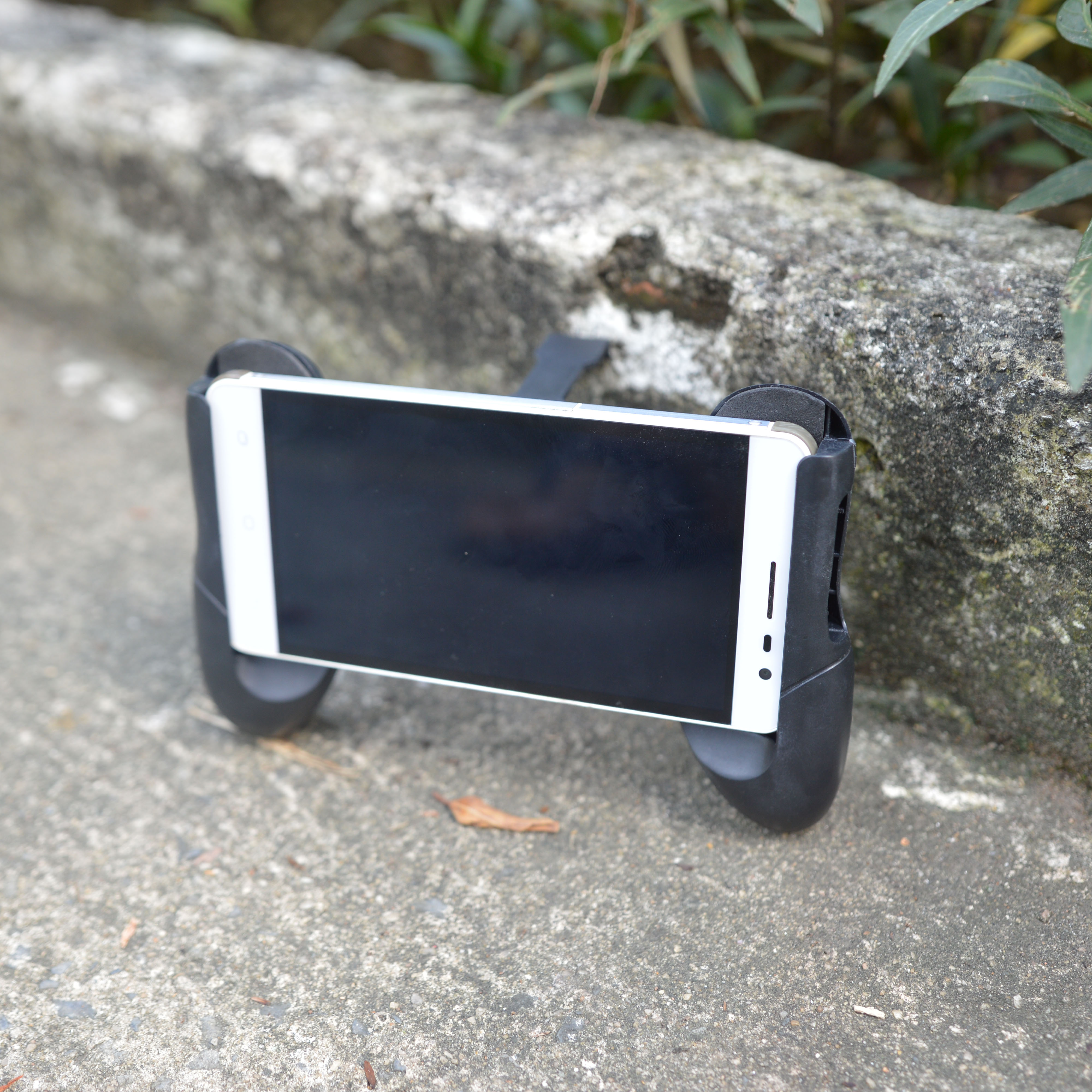 Gamepad tay cầm kẹp cho mọi điện thoại chơi game GP120