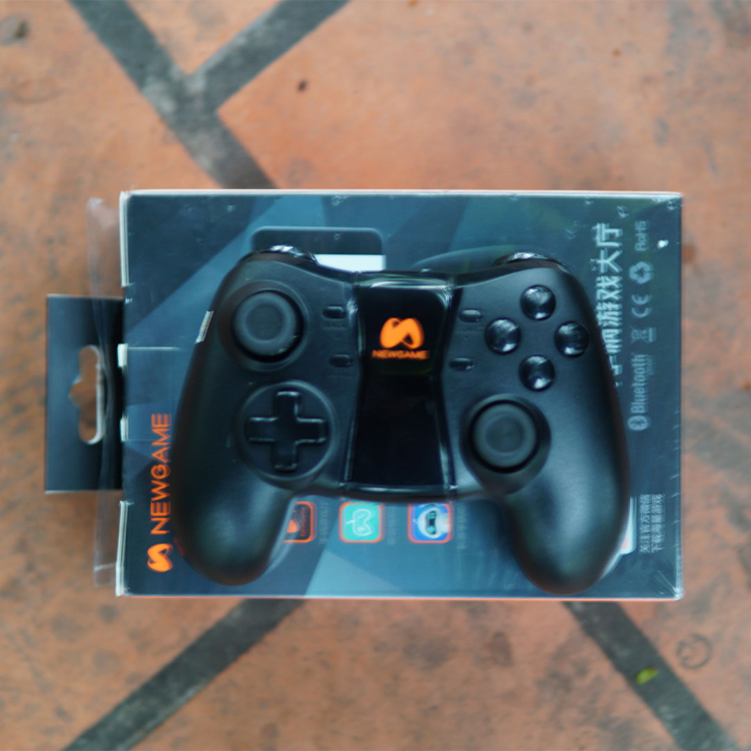 Tay cầm bluetooth cho iphone NewGame Q1 - Có đầu thu USB Wireless